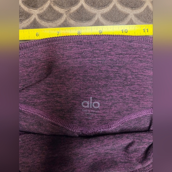 G283. Alo Alosoft High-Rise Full Length Lounge Legging in Purple/Black - Size M - Picture 11 of 11